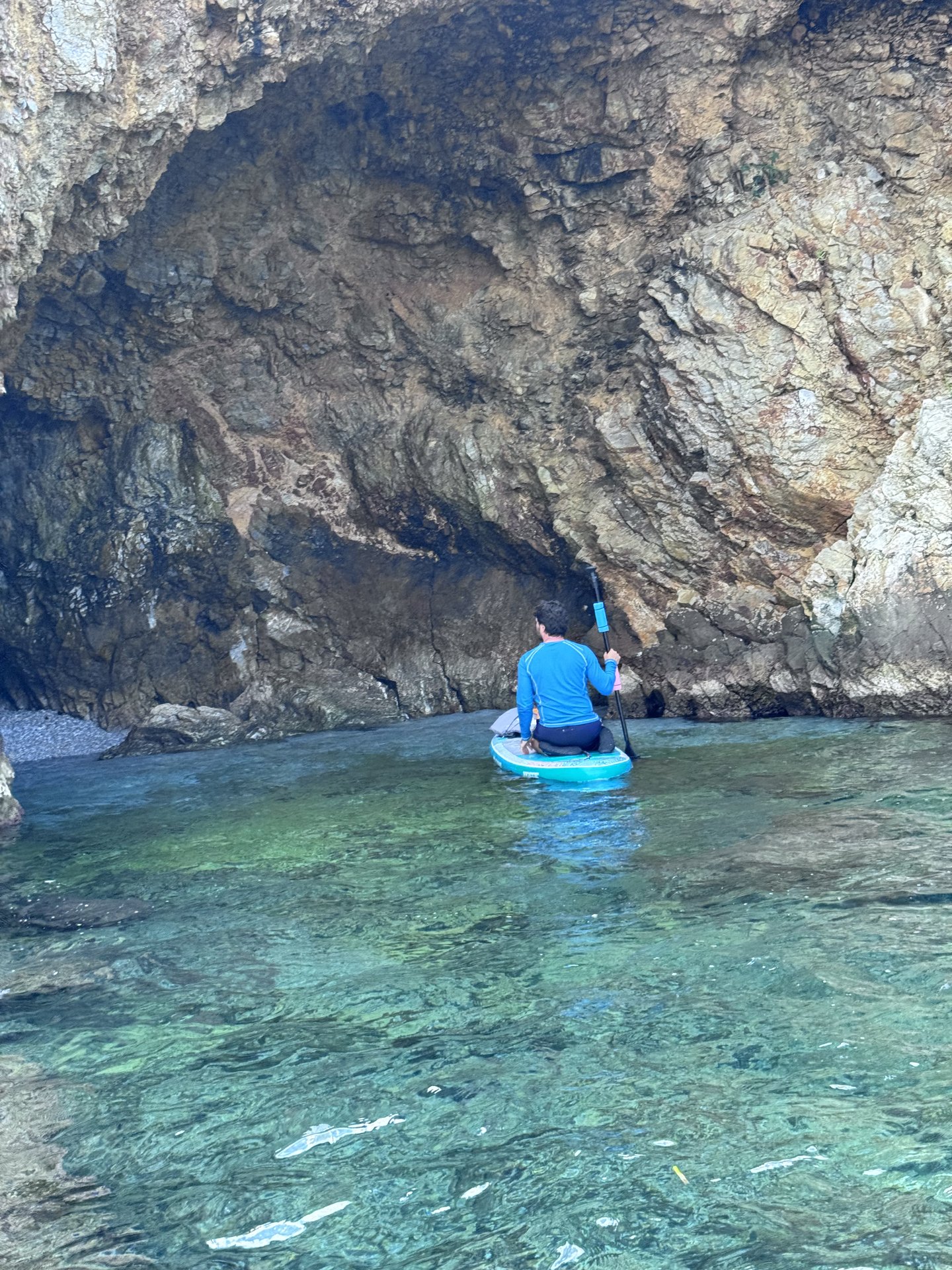 Karşıyaka İzmir körfezinde şişme SUP board kiralama — kürek sörfü
