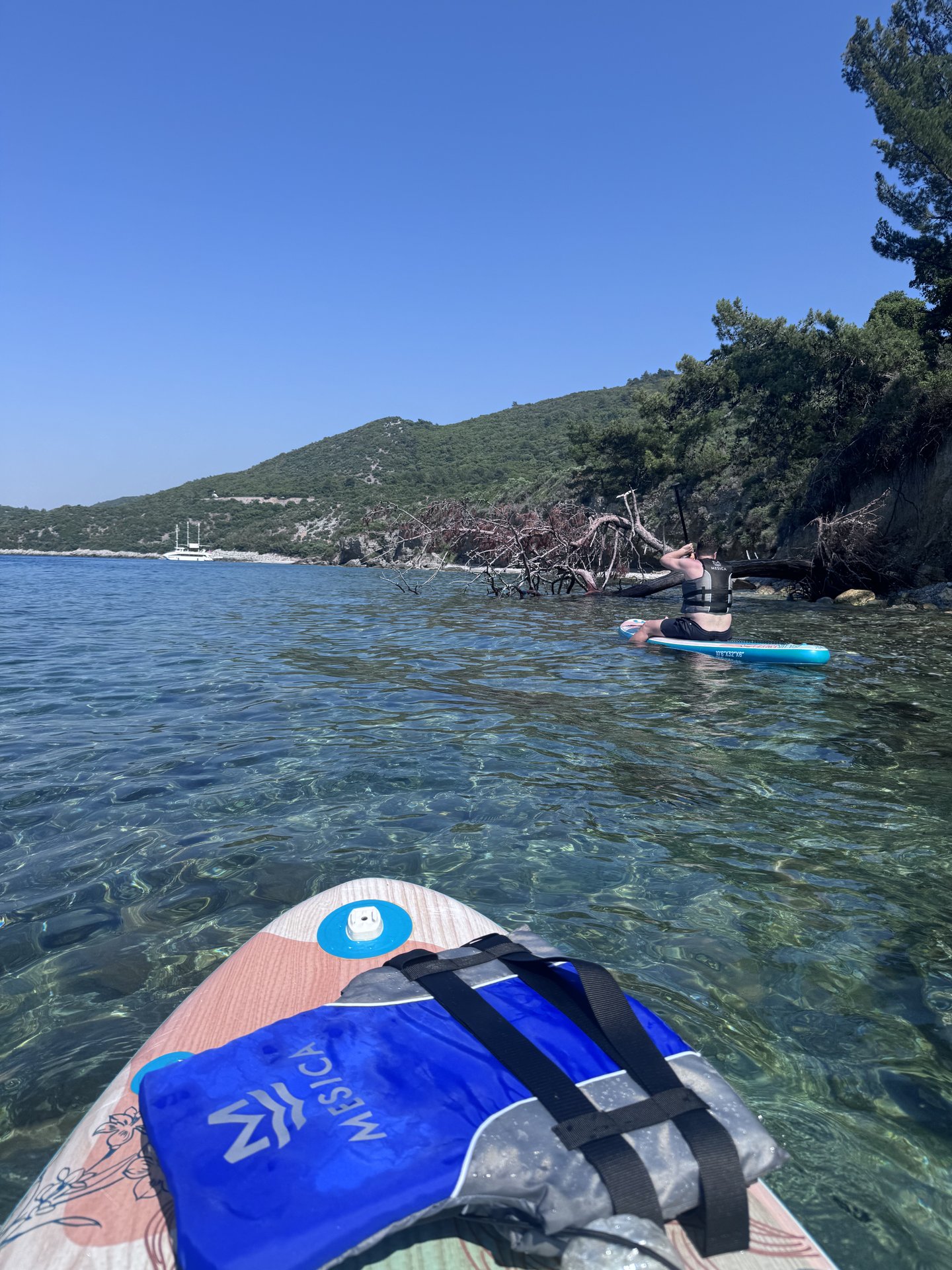 Karşıyaka İzmir körfezinde stand up paddle board — SUP kiralama
