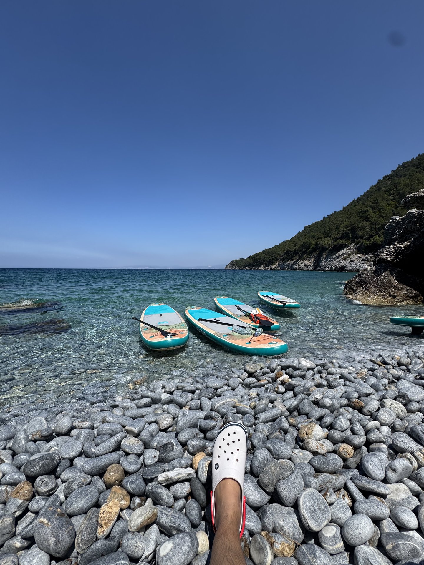Karaburun kristal sularda stand up paddle board — kürek sörfü kiralama