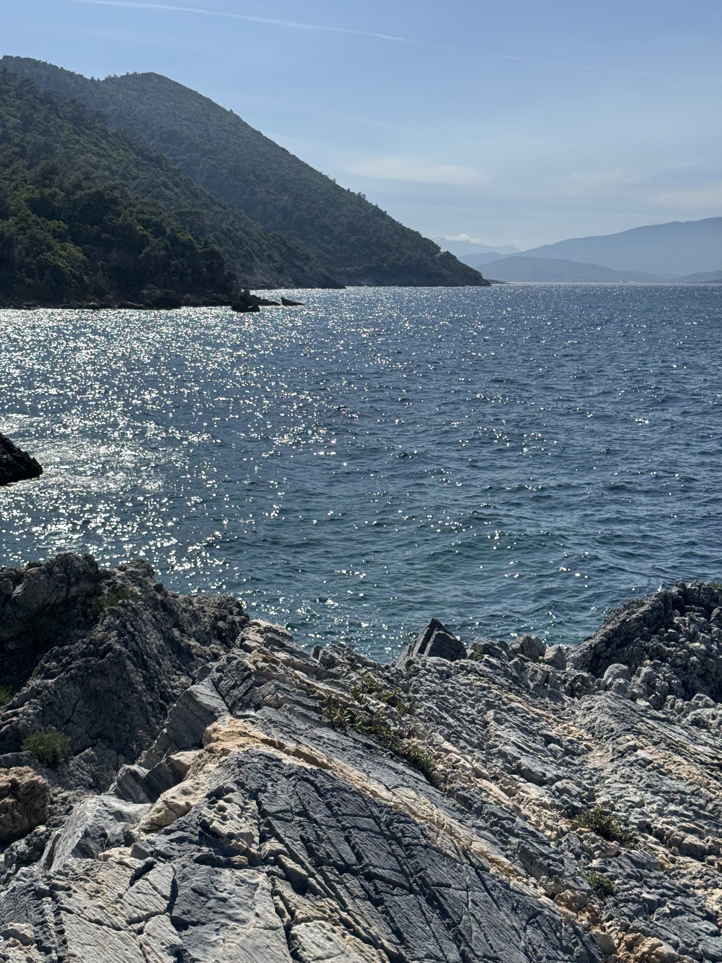 Aliağa Ege kıyısında stand up paddle board — kürek sörfü kiralama