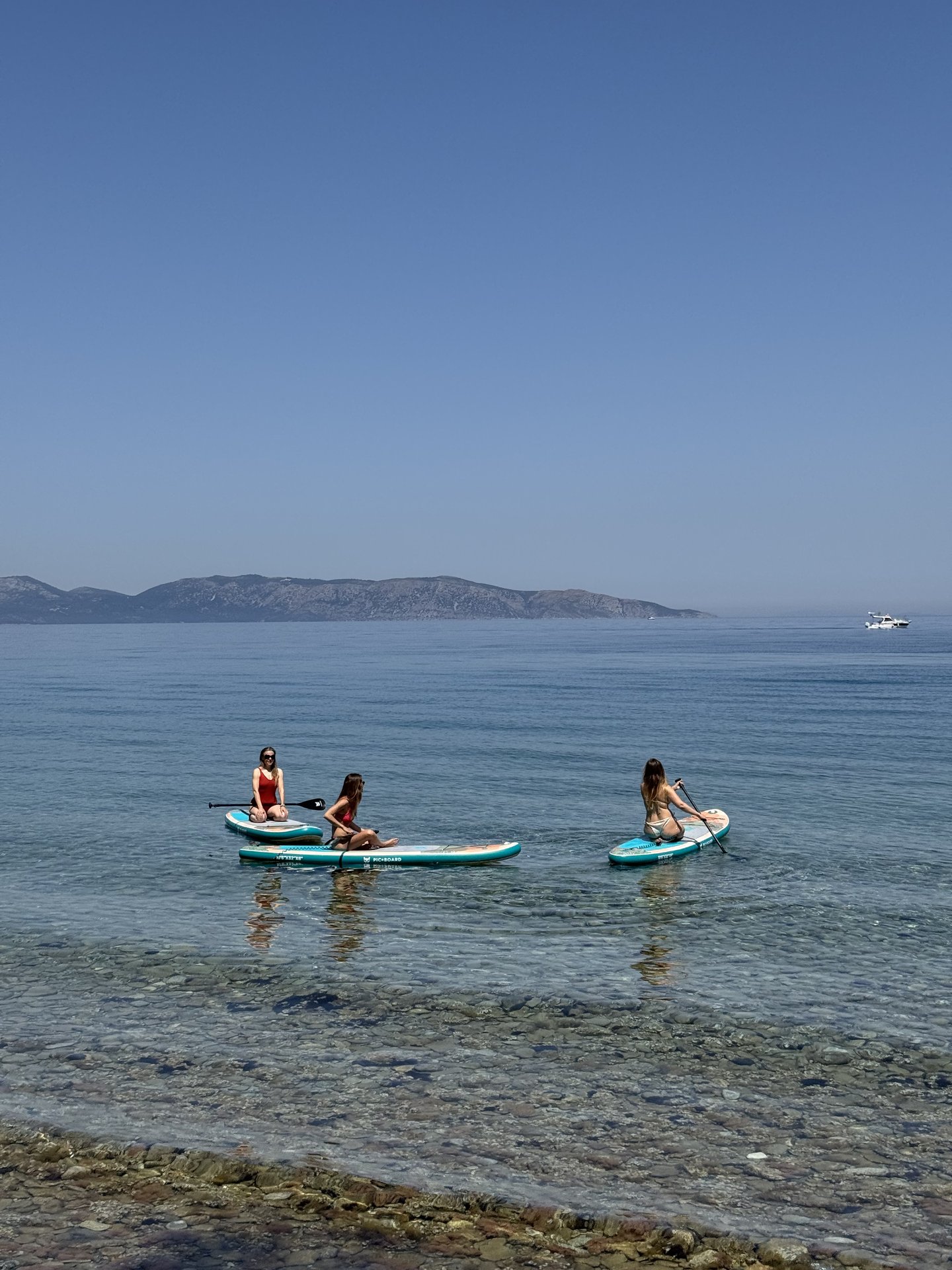 Altınkum'da SUP board kiralama — Didim sahilinde stand up paddle, PinkApple