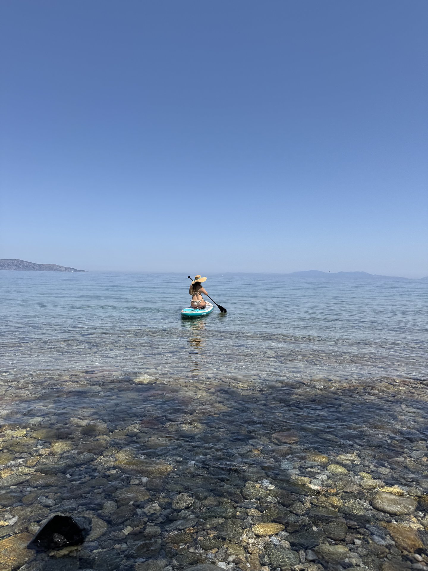 Urla İskele'de SUP board rotası — balıkçı limanında paddle board turu