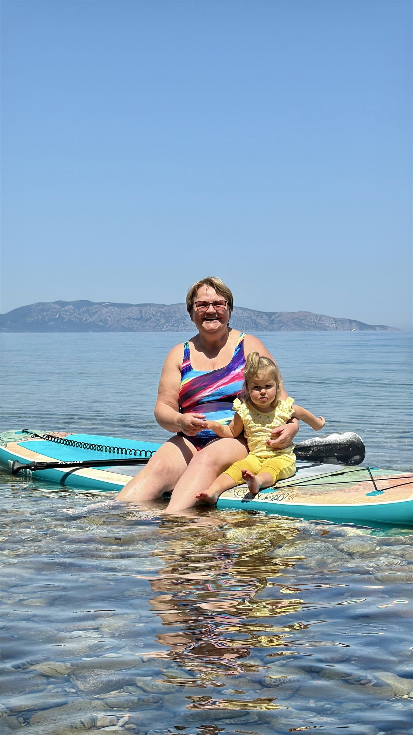 Ilıca sığ sularında SUP board deneyimi — stand up paddle kiralama