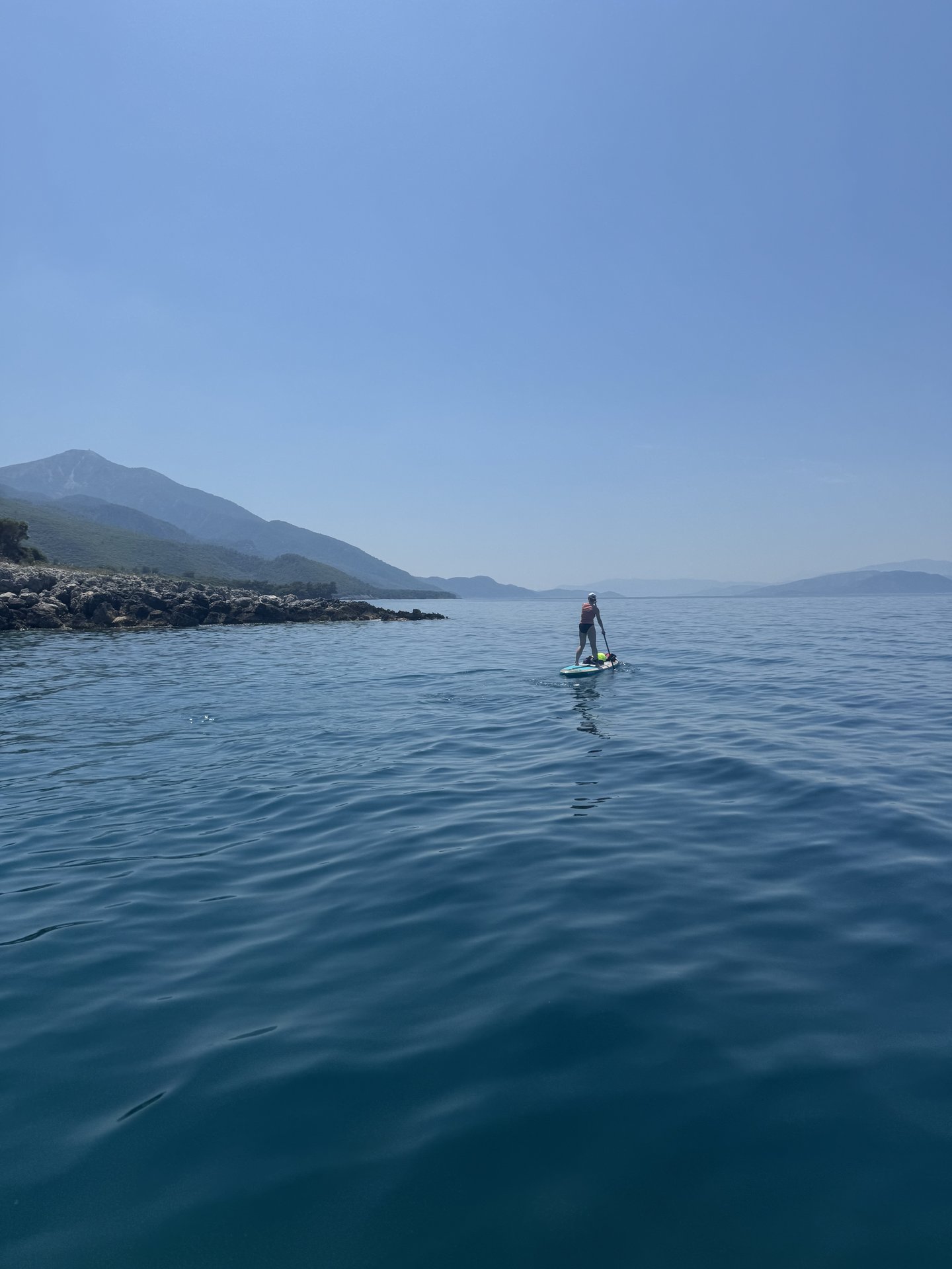 Özdere Ege Denizi'nde stand up paddle board — kürek sörfü kiralama