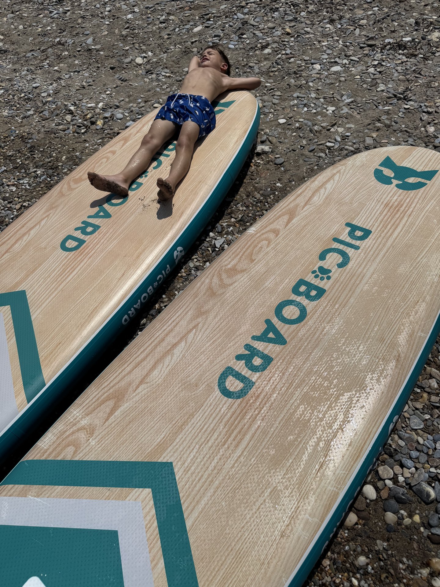 Akbük'te SUP board kiralama — sakin körfezde stand up paddle, PinkApple